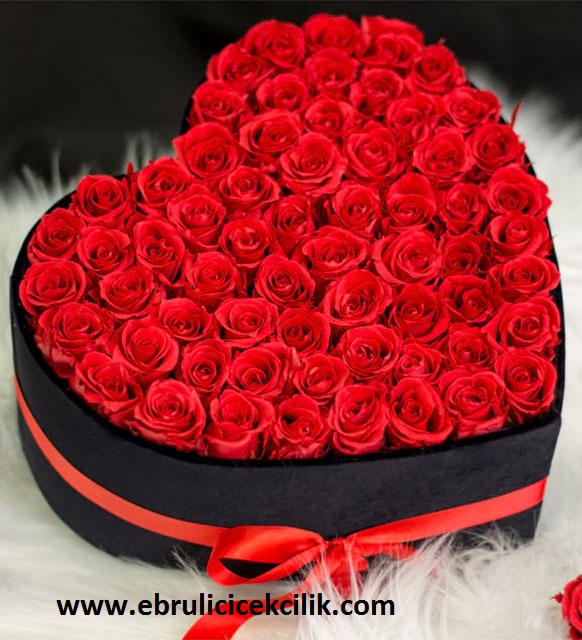 Kalp Kutuda 60 gül